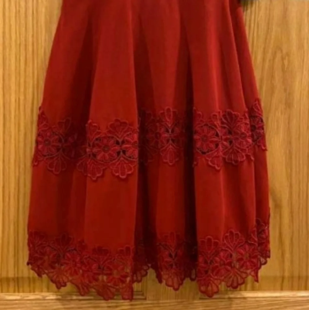 Nicholas Lace-Trim Crepe Short-Sleeve Dress - Picture 4 of 14